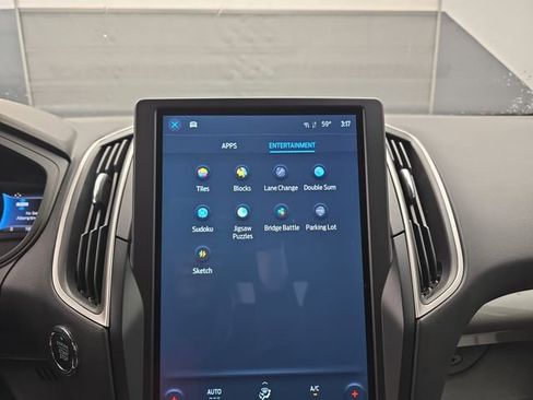 Used 2024 Ford Edge SEL image 30