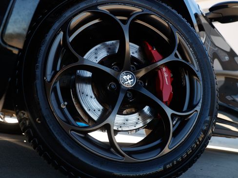 Used 2022 Alfa Romeo Stelvio Quadrifoglio w/ Active Assist Plus Package image 32