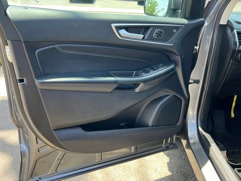 Used 2022 Ford Edge Titanium AWD/4WD image 11