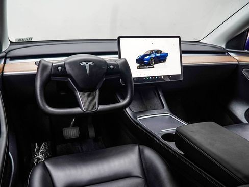 Used 2023 Tesla Model Y Long Range AWD/4WD image 16