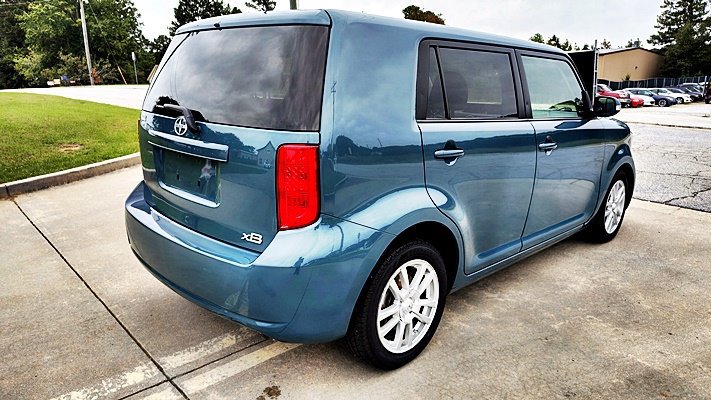 Used 2008 Scion xB FWD image 9