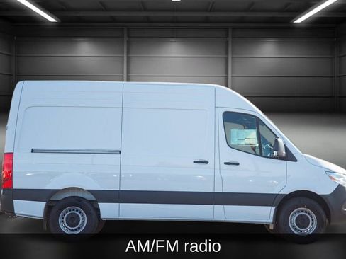 Used 2025 Mercedes-Benz Sprinter 2500 image 7