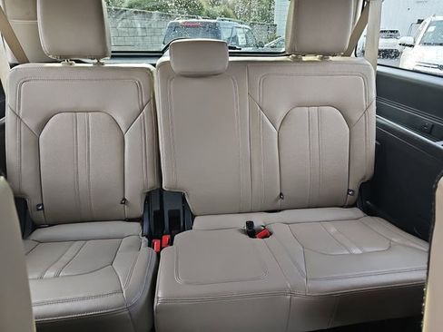 Used 2024 Ford Expedition Max Limited image 12