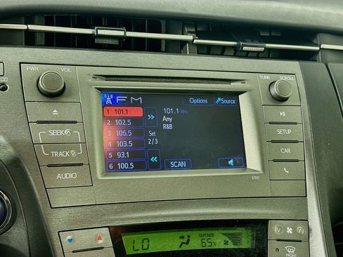 Used 2015 Toyota Prius Two FWD image 19