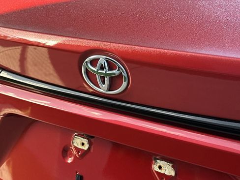 Used 2020 Toyota Corolla LE FWD image 16