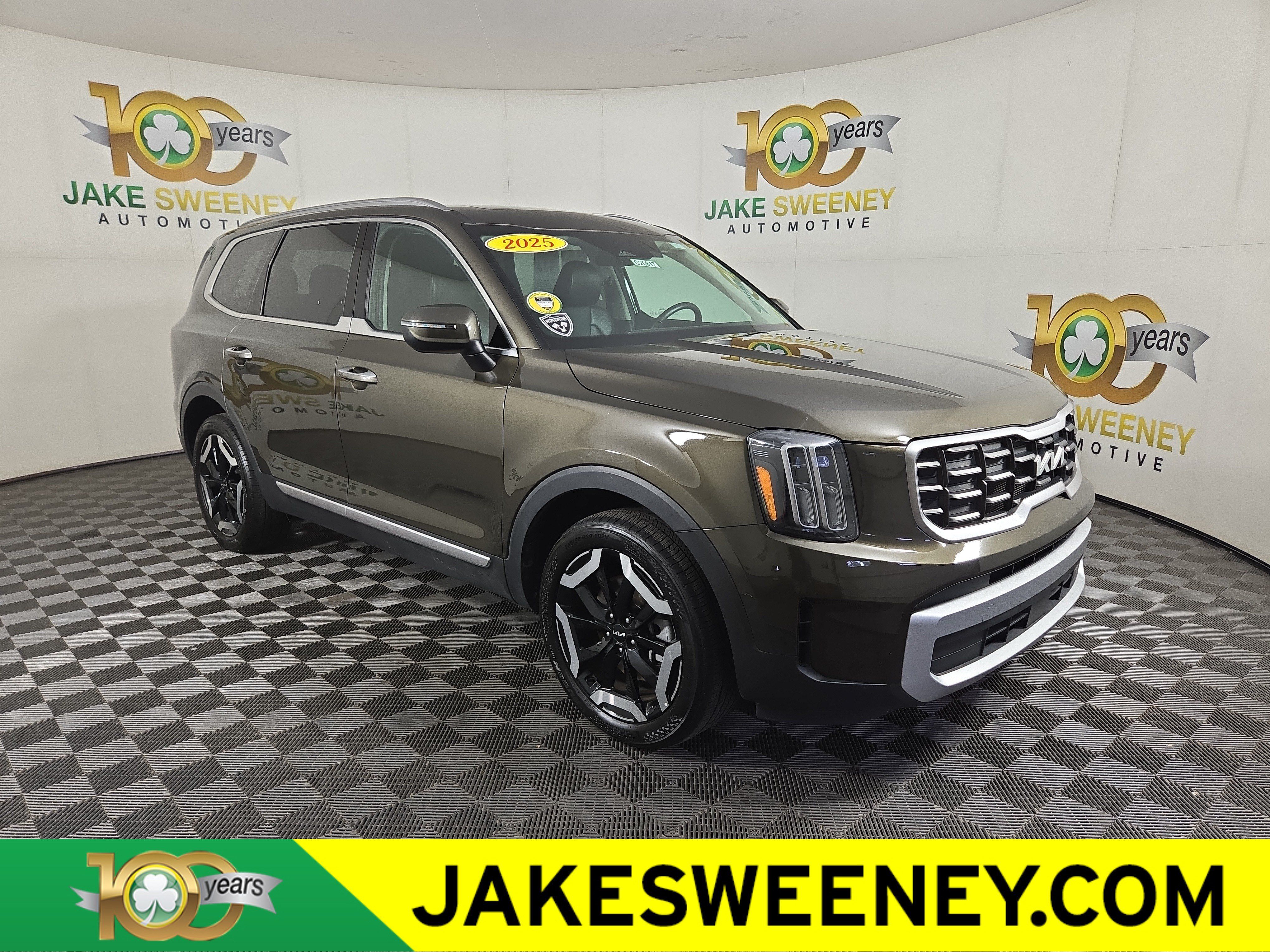 Used 2025 Kia Telluride S FWD image 1
