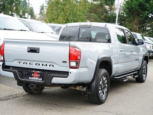 Used 2019 Toyota Tacoma TRD Off-Road w/ TRD Premium Off Road Package image 5