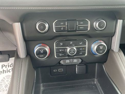 Used 2023 GMC Yukon XL SLE RWD image 13