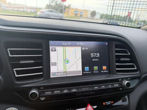 Used 2020 Hyundai Elantra Sport w/ Premium Package 02 FWD image 18