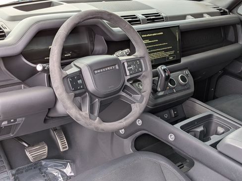 Used 2024 Land Rover Defender 90 V8 AWD/4WD image 4