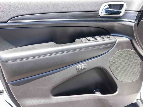Used 2020 Jeep Grand Cherokee Limited RWD image 20