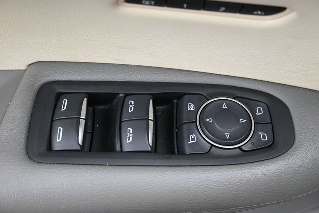 Used 2017 Cadillac XT5 Premium Luxury FWD image 14