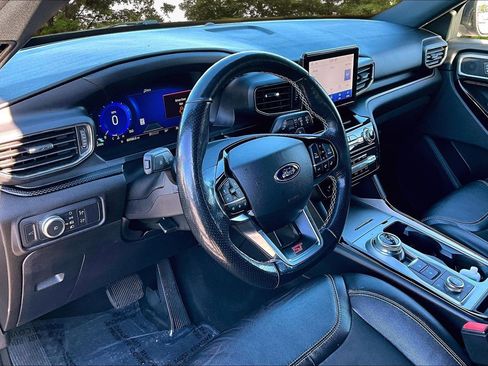 Used 2022 Ford Explorer ST w/ ST Street Pack image 18