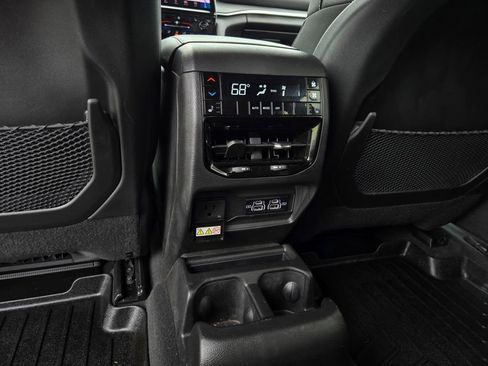 Used 2025 Jeep Grand Cherokee L Limited AWD/4WD image 30