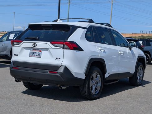 Used 2025 Toyota RAV4 XLE AWD/4WD image 13