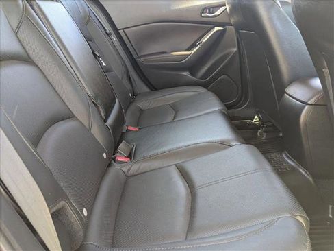 Used 2018 MAZDA MAZDA3 Grand Touring w/ Premium Equipment Package image 19