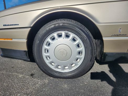 Used 1993 Cadillac Allante image 30