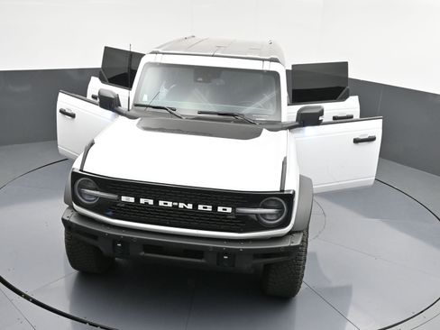 Used 2024 Ford Bronco Wildtrak image 39