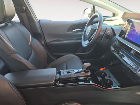 Certified 2025 Toyota Prius XLE image 15