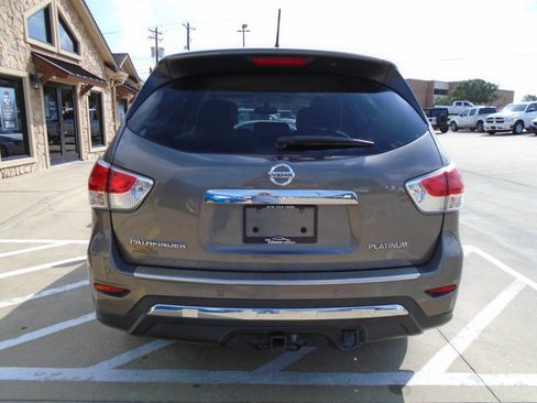 Used 2014 Nissan Pathfinder Platinum FWD image 6