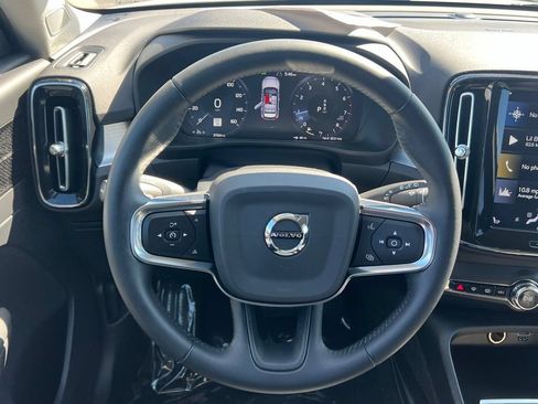 Used 2021 Volvo XC40 T5 Momentum w/ Climate Package AWD/4WD image 21