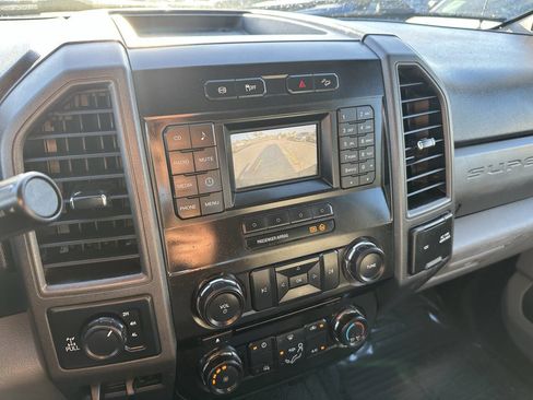 Used 2017 Ford F250 XL w/ Power Equipment Group AWD/4WD image 20