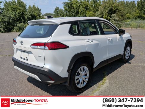 Used 2025 Toyota Corolla Cross L AWD/4WD image 3