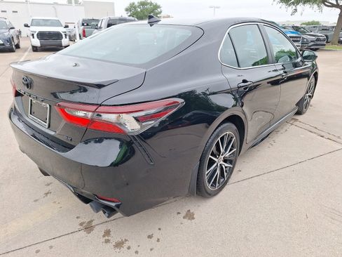 Used 2023 Toyota Camry SE FWD image 6