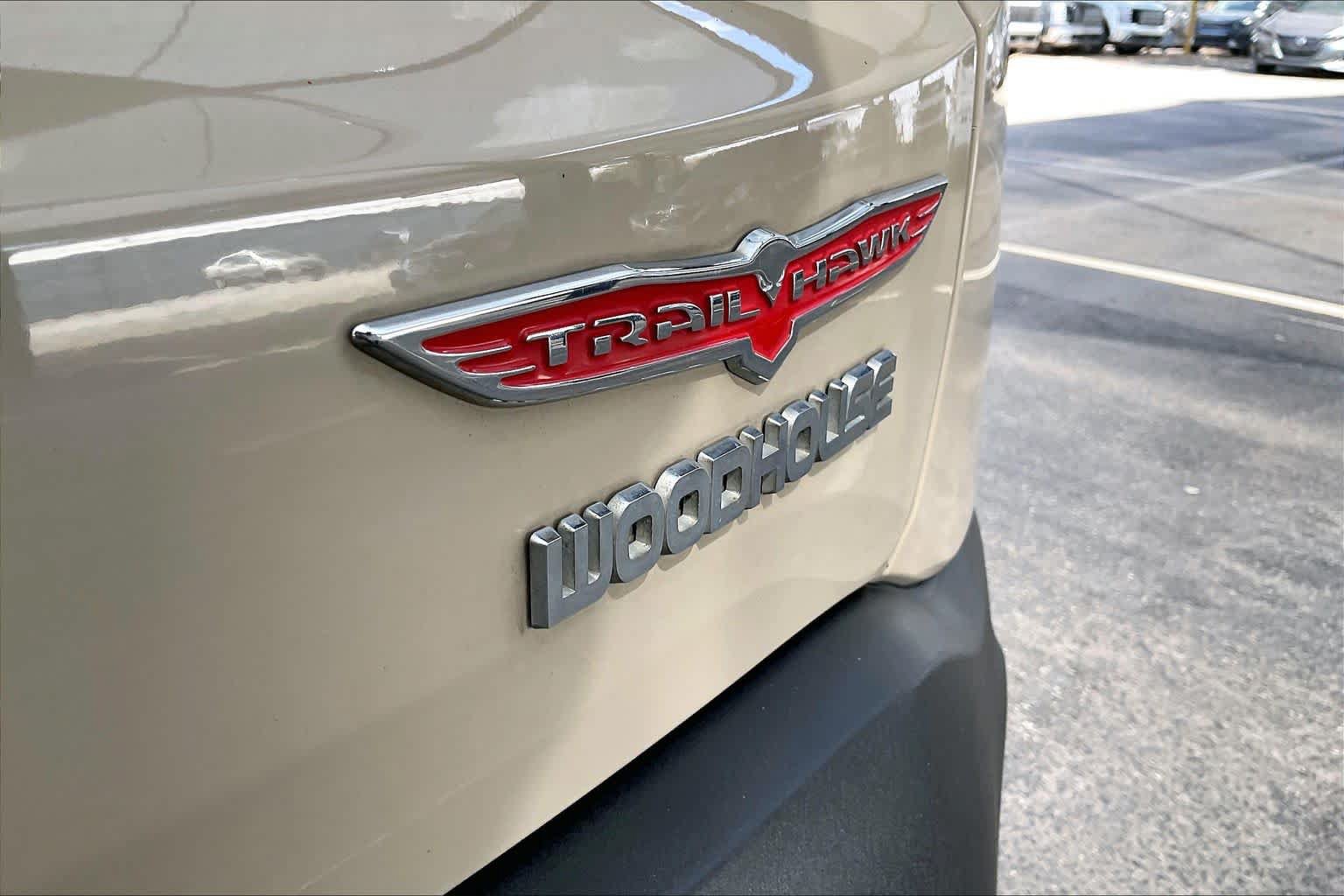 Used 2015 Jeep Renegade Trailhawk AWD/4WD image 10