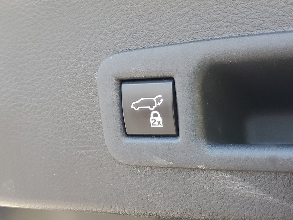 Used 2022 Toyota Sienna Platinum AWD/4WD image 39