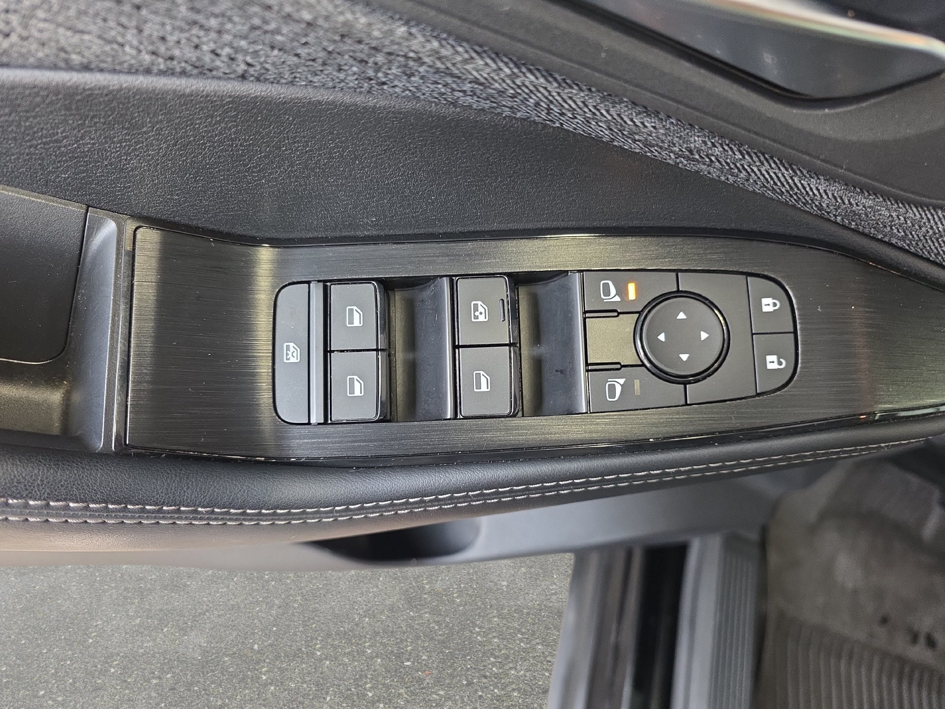 Used 2023 Nissan Rogue SV FWD image 26