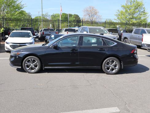 Used 2023 Honda Accord EX image 18