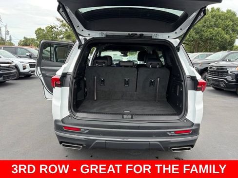 Certified 2025 Buick Enclave Preferred FWD image 17