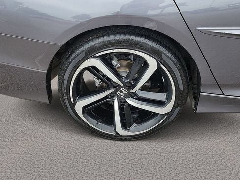 Used 2019 Honda Accord Sport image 7