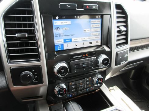 Used 2018 Ford F150 Lariat w/ Equipment Group 502A Luxury AWD/4WD image 31
