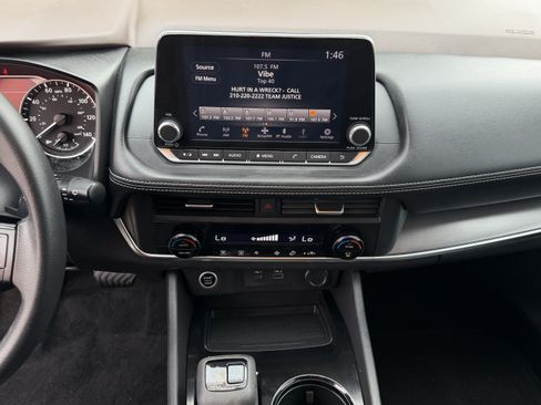 Used 2023 Nissan Rogue SV FWD image 18