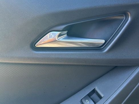 Used 2025 Chevrolet Equinox LT w/ Convenience Package II image 50