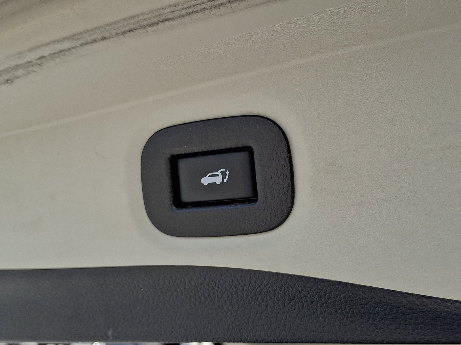Used 2018 Nissan Rogue SV AWD/4WD image 28