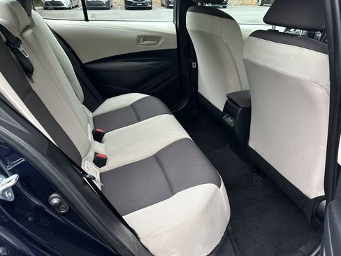 Used 2025 Toyota Corolla LE FWD image 11