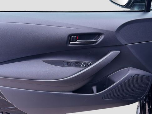 Used 2025 Toyota Corolla LE w/ Convenience Package image 20