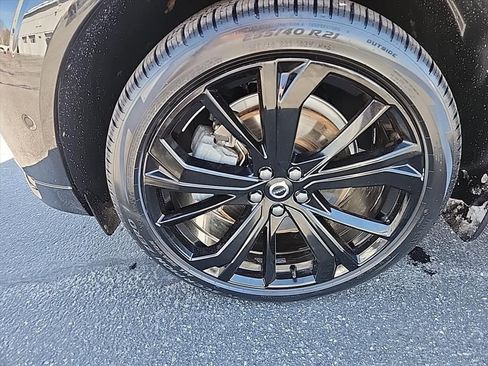 Certified 2024 Volvo XC60 T8 Ultimate w/ Protection Package Premier AWD/4WD image 9
