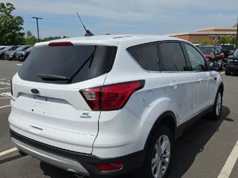Certified 2019 Ford Escape SE AWD/4WD image 3