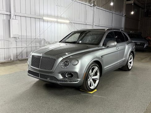 Used 2017 Bentley Bentayga AWD/4WD image 1