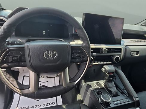 Used 2025 Toyota Tacoma TRD Sport w/ TRD Sport Premium Package AWD/4WD image 15
