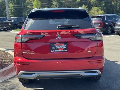 New 2025 Mitsubishi Outlander SEL image 9