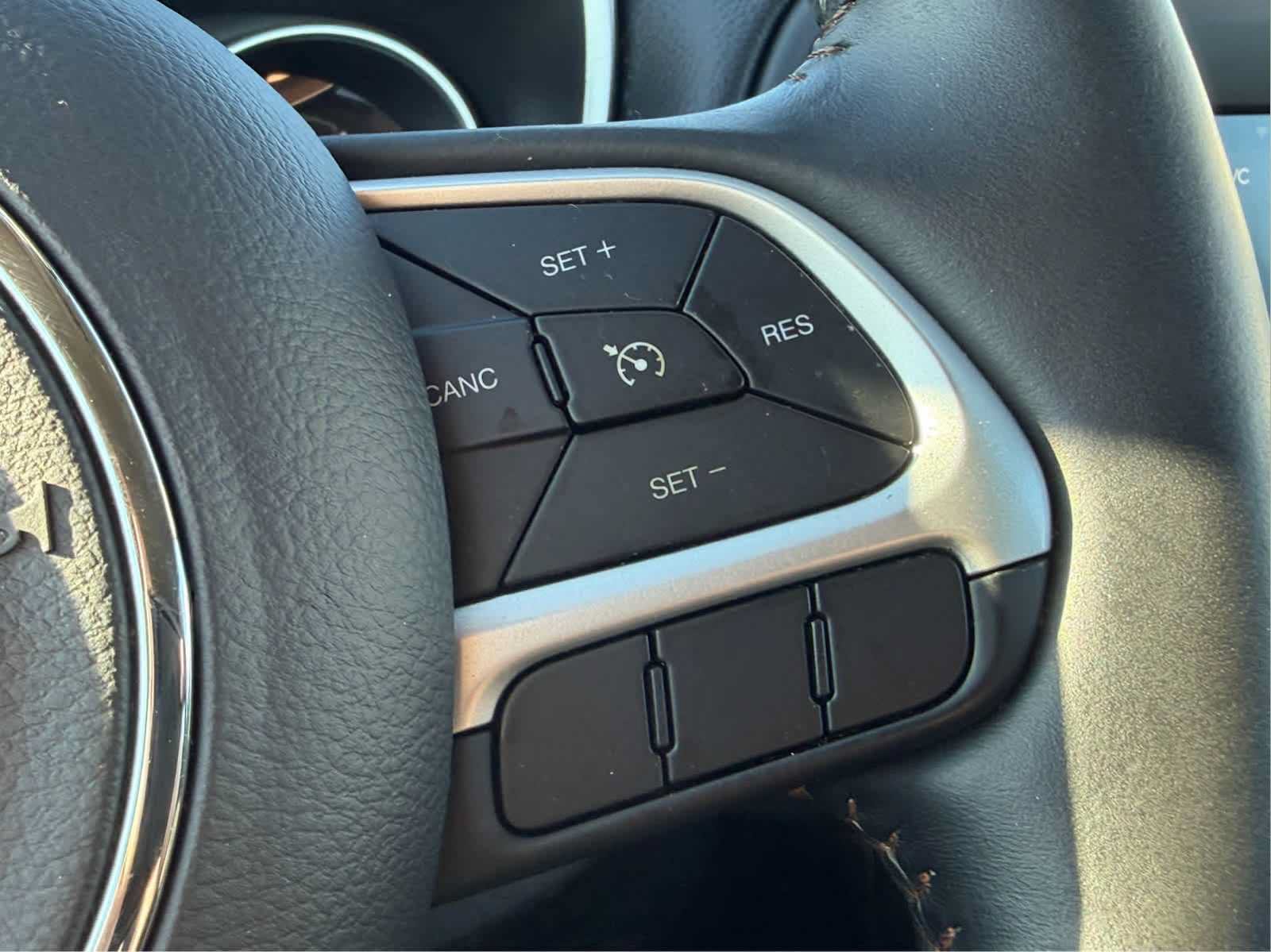 Used 2019 Jeep Compass Latitude w/ Popular Equipment Group AWD/4WD image 12