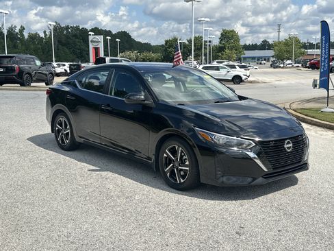 Used 2024 Nissan Sentra SV FWD image 3