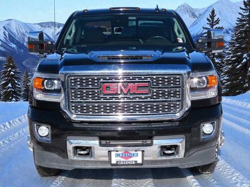 Used 2018 GMC Sierra 3500 Denali w/ Duramax Plus Package image 9