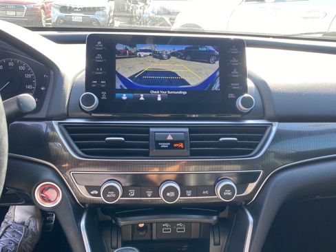 Used 2022 Honda Accord Sport image 12