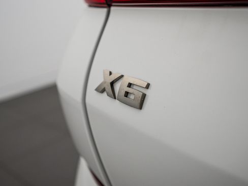 Used 2020 BMW X6 M50i w/ Luxury Seating Package AWD/4WD image 22
